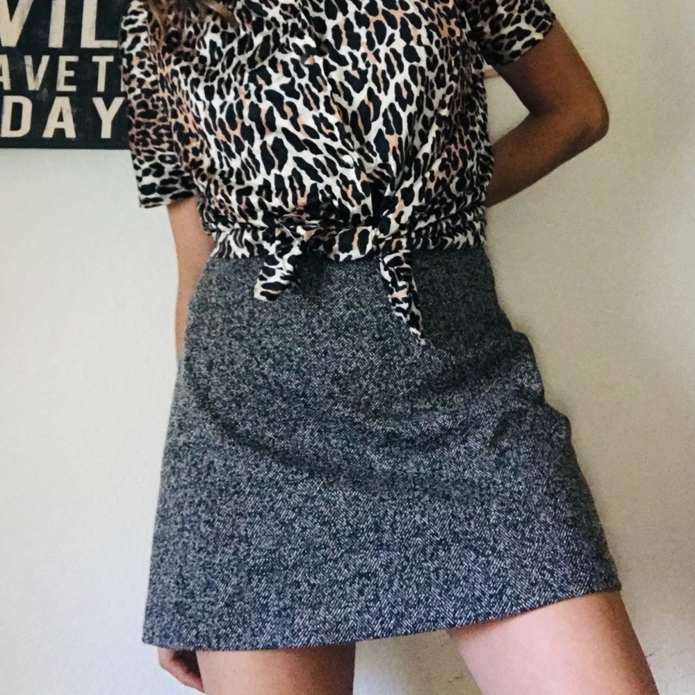 Fabulous TOPSHOP skirt size 8 .